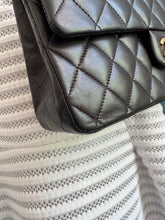 Lade das Bild in den Galerie-Viewer, CHANEL DOUBLE FLAP MEDIUM
