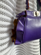 Lade das Bild in den Galerie-Viewer, FENDI PEEKABOO MINI
