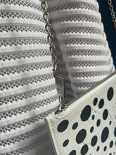 Lade das Bild in den Galerie-Viewer, LOUIS VUITTON YAYOI KUSAMA DOTS CLUCHT
