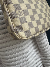 Lade das Bild in den Galerie-Viewer, LOUIS VUITTON POCHETTE ACCESSOIRES
