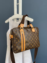Lade das Bild in den Galerie-Viewer, LOUIS VUITTON SAC BOSPHORE
