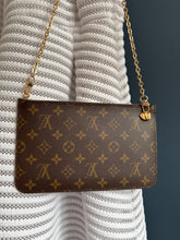 Lade das Bild in den Galerie-Viewer, LOUIS VUITTON CLUTCH
