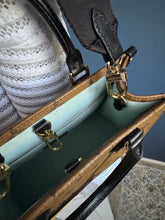 Lade das Bild in den Galerie-Viewer, LOUIS VUITTON ONTHEGO PM  DUCK
