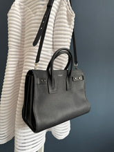 Lade das Bild in den Galerie-Viewer, YSL SAC DE JOUR
