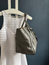 Lade das Bild in den Galerie-Viewer, PRADA BAG
