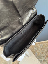 Lade das Bild in den Galerie-Viewer, CHANEL LADY PEARLY FLAP BAG
