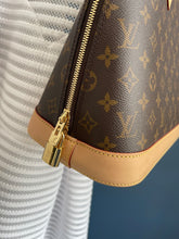 Lade das Bild in den Galerie-Viewer, LOUIS VUITTON ALMA MM
