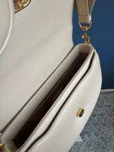 Lade das Bild in den Galerie-Viewer, MCM TRAVIA CROSSBODY BAG
