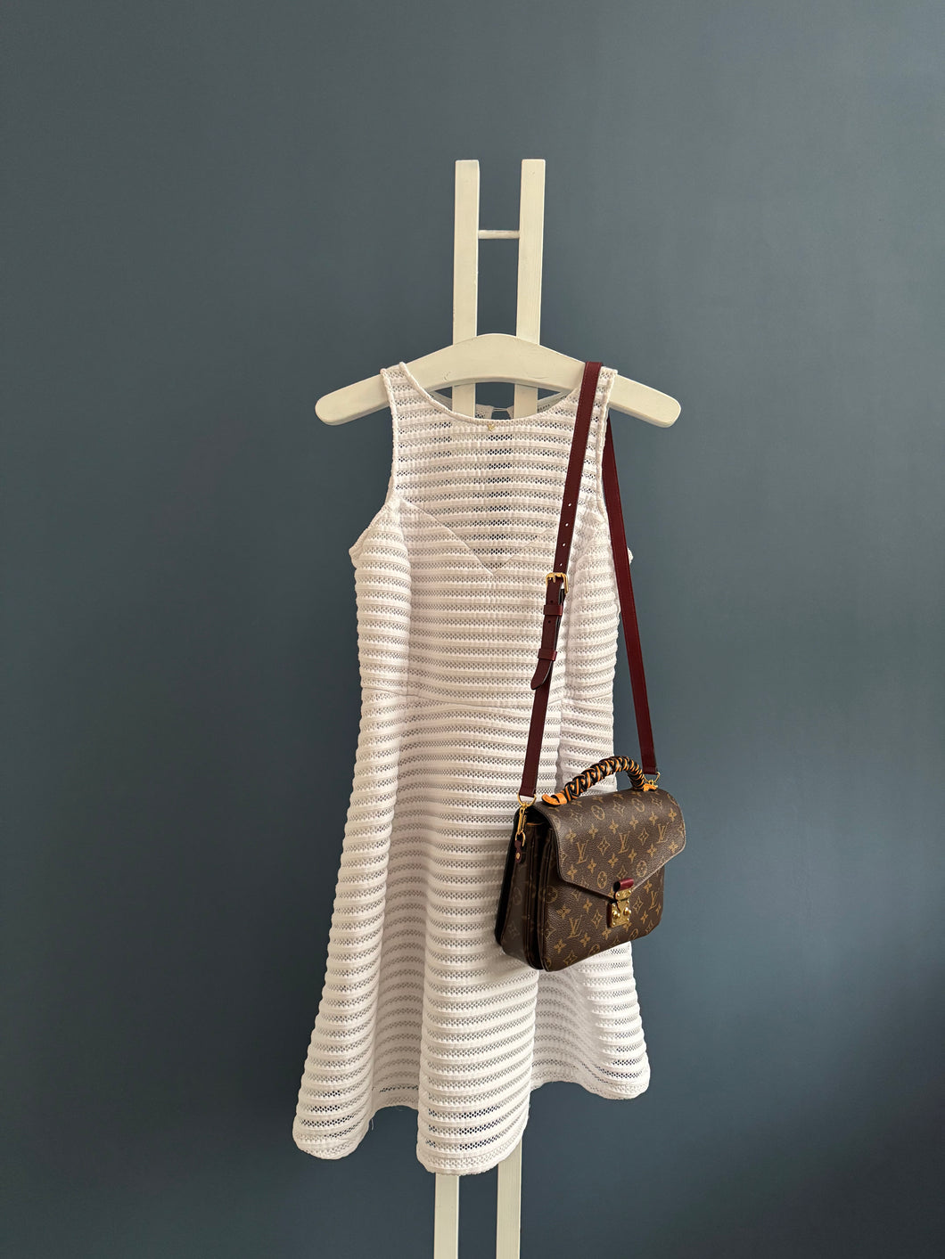 LOUIS VUITTON MÉTIS MIT GEFLOCHTENEN GRIFF