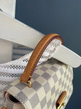 Lade das Bild in den Galerie-Viewer, LOUIS VUITTON CROISETTE
