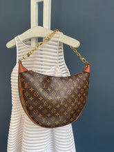 Lade das Bild in den Galerie-Viewer, LOUIS VUITTON LOOP HOBO
