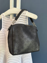 Lade das Bild in den Galerie-Viewer, LOUIS VUITTON BABYLONE CHAIN
