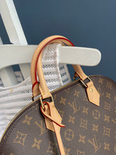 Lade das Bild in den Galerie-Viewer, LOUIS VUITTON ALMA MM

