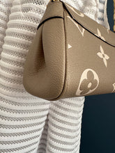 Lade das Bild in den Galerie-Viewer, LOUIS VUITTON FAVORITE
