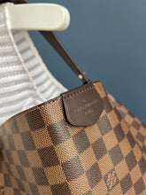 Lade das Bild in den Galerie-Viewer, LOUIS VUITTON GRACEFUL MM
