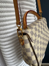 Lade das Bild in den Galerie-Viewer, LOUIS VUITTON CROISETTE
