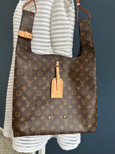 Lade das Bild in den Galerie-Viewer, LOUIS VUITTON ATLANTIS GM
