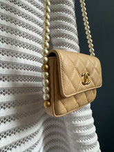 Lade das Bild in den Galerie-Viewer, CHANEL MINI BAG
