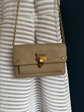 Lade das Bild in den Galerie-Viewer, LOUIS VUITTON VAVIN CHAIN
