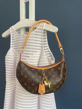 Lade das Bild in den Galerie-Viewer, LOUIS VUITTON LOOPING
