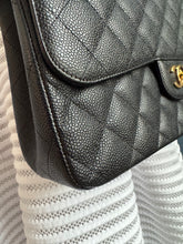 Lade das Bild in den Galerie-Viewer, CHANEL DOUBLE FLAP JUMBO
