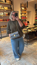 Lade das Bild in den Galerie-Viewer, LOUIS VUITTON VICTOIRE
