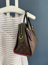 Lade das Bild in den Galerie-Viewer, LOUIS VUITTON TUILERIES

