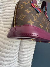Lade das Bild in den Galerie-Viewer, LOUIS VUITTON ALMA BB LOVE BIRDS

