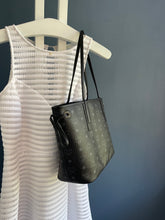 Lade das Bild in den Galerie-Viewer, MCM SHOPPER SMALL
