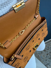 Lade das Bild in den Galerie-Viewer, MCM MILLIE BAG
