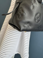 Lade das Bild in den Galerie-Viewer, LOUIS VUITTON CARRYALL MM
