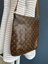 Lade das Bild in den Galerie-Viewer, LOUIS VUITTON MUSETTE SALSA GM

