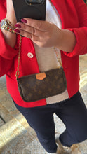 Lade das Bild in den Galerie-Viewer, LOUIS VUITTON MINI POCHETTE
