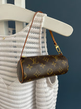 Lade das Bild in den Galerie-Viewer, LOUIS VUITTON PAPILLON MINI
