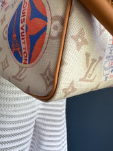Lade das Bild in den Galerie-Viewer, LOUIS VUITTON SPEEDY SOFT FLIGHT COLLECTION
