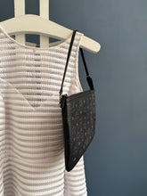 Lade das Bild in den Galerie-Viewer, MCM CLUTCH
