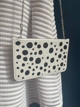 Lade das Bild in den Galerie-Viewer, LOUIS VUITTON YAYOI KUSAMA DOTS CLUCHT

