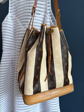 Lade das Bild in den Galerie-Viewer, LOUIS VUITTON NOÉ GRANDE RAYURES
