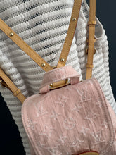 Lade das Bild in den Galerie-Viewer, LOUIS VUITTON VENICE DENIM RUCKSACK
