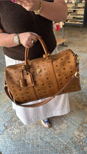 Lade das Bild in den Galerie-Viewer, MCM OTTOMAR WEEKENDER
