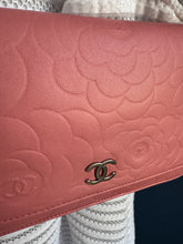 Lade das Bild in den Galerie-Viewer, CHANEL WOC
