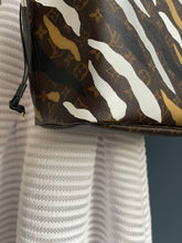 Lade das Bild in den Galerie-Viewer, LOUIS VUITTON NEVERFULL MM LVxLoL
