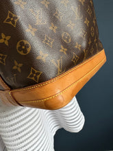 Lade das Bild in den Galerie-Viewer, LOUIS VUITTON NOÉ GRANDE
