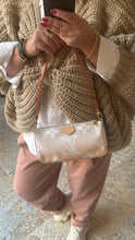 Lade das Bild in den Galerie-Viewer, LOUIS VUITTON POCHETTE
