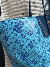 Lade das Bild in den Galerie-Viewer, LOUIS VUITTON COSMIC PM
