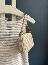 Lade das Bild in den Galerie-Viewer, LOUIS VUITTON POCHETTE ACCESSOIRES
