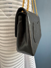 Lade das Bild in den Galerie-Viewer, CHANEL TIMELESS MEDIUM
