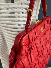 Lade das Bild in den Galerie-Viewer, PRADA NAPPALEDER SHOPPER
