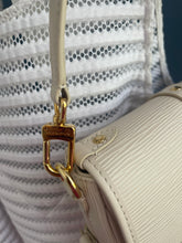 Lade das Bild in den Galerie-Viewer, LOUIS VUITTON SAUMUR BB
