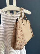 Lade das Bild in den Galerie-Viewer, LOUIS VUITTON W TOTE
